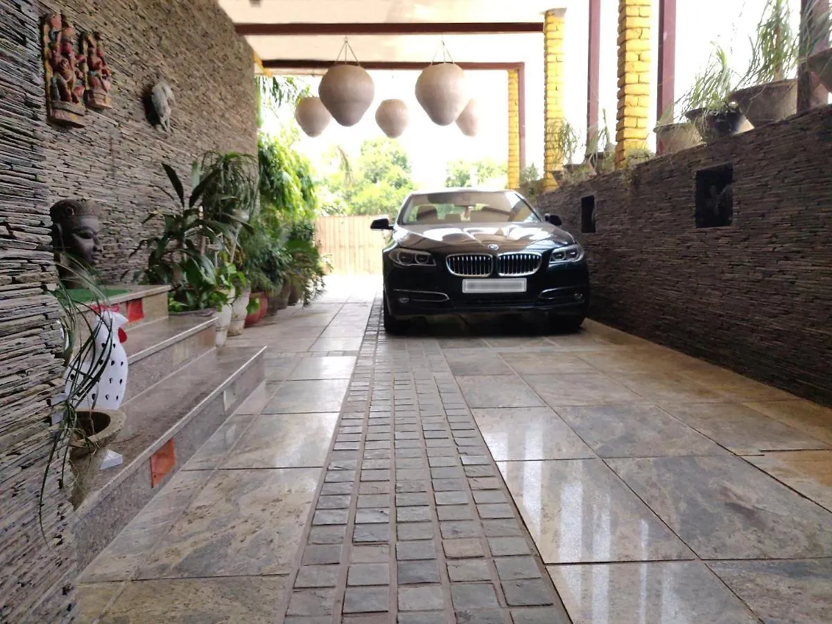 גורגאון Aakritii Hotels