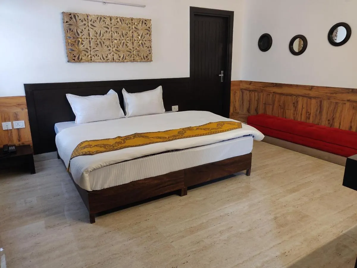 גורגאון Aakritii Hotels 3*,