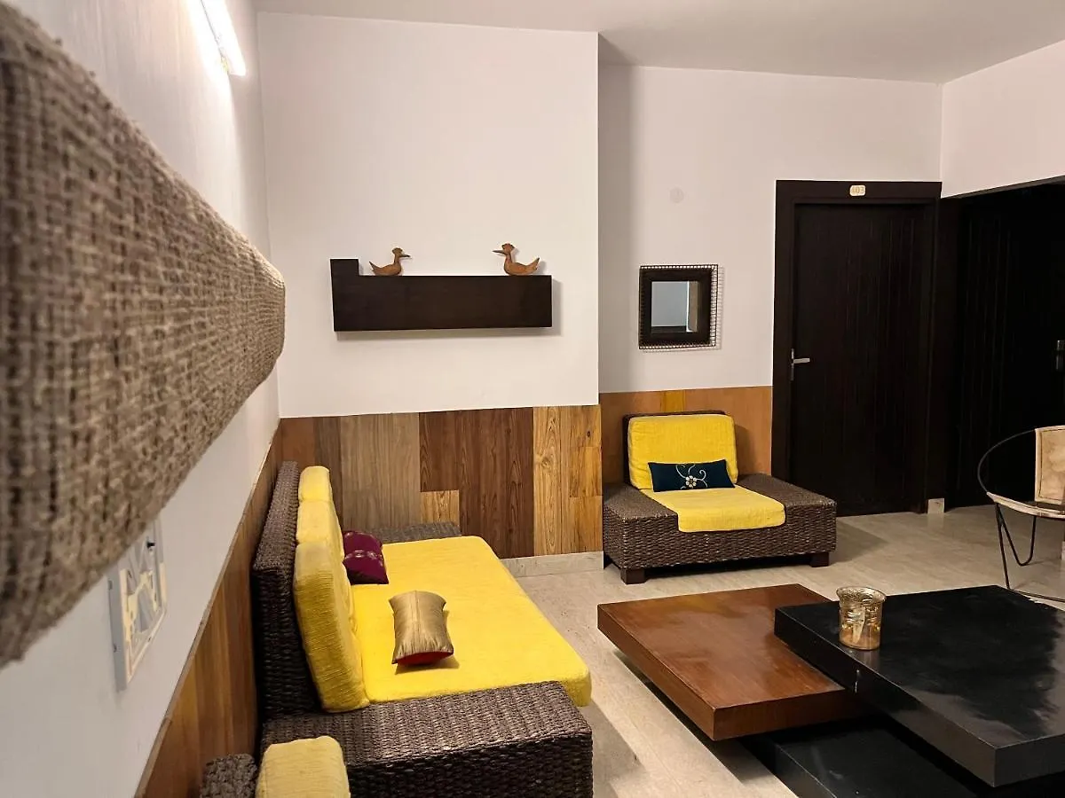 גורגאון Aakritii Hotels