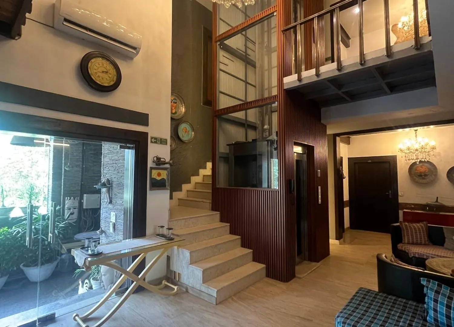 גורגאון Aakritii Hotels 3*,