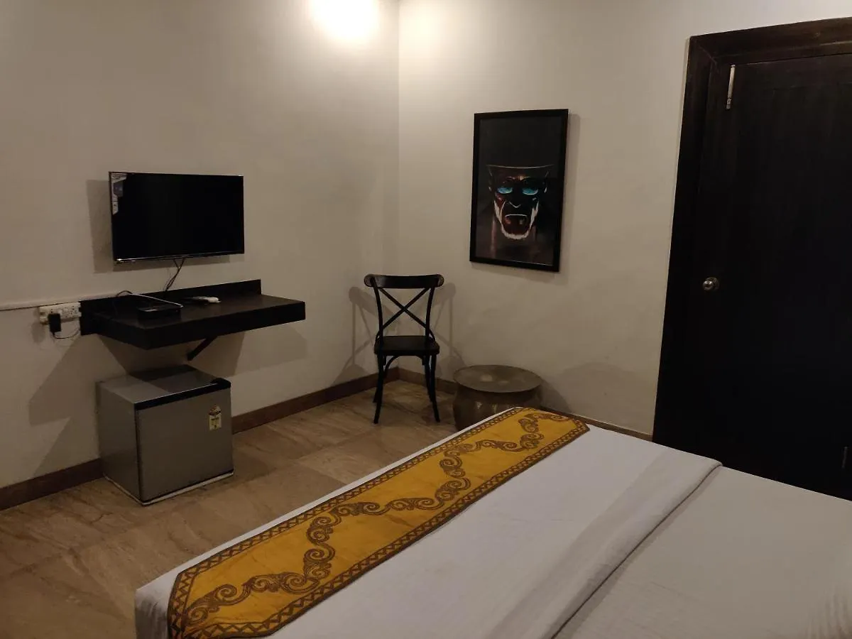 גורגאון Aakritii Hotels 3*,  הודו